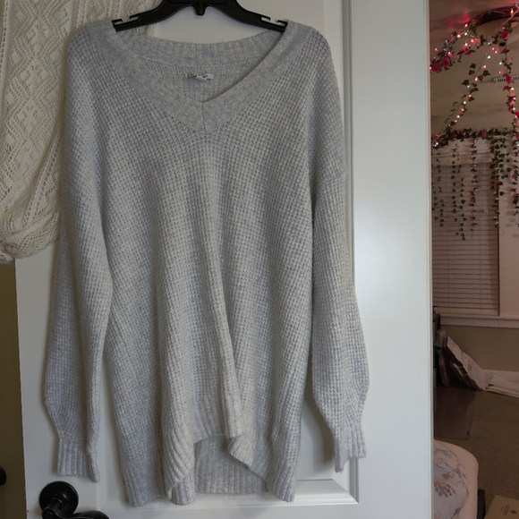 💎✨ Slouchy Waffle Knit Sweater - Picture 2 of 5